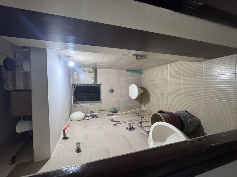 Bathroom, veesita-luxuria 2 Bedroom 1000 Sq.Ft. Apartment In Tardeo Mumbai 10548879