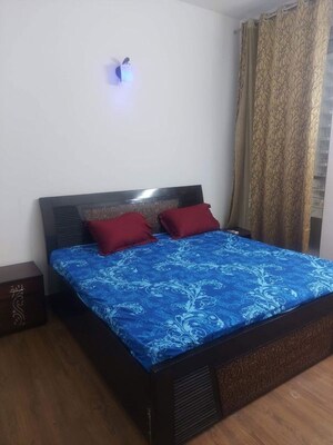 Bedroom in 2 BHK Apartment at Ansal Highland Park, Sector 103 – for Rent