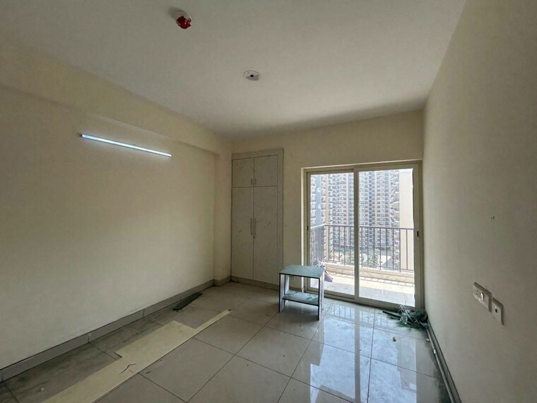 Room, gaur-city-4th-avenue 3.5 Bedroom 1650 Sq.Ft. Apartment In Sector 4 Greater Noida Greater Noida 10548926