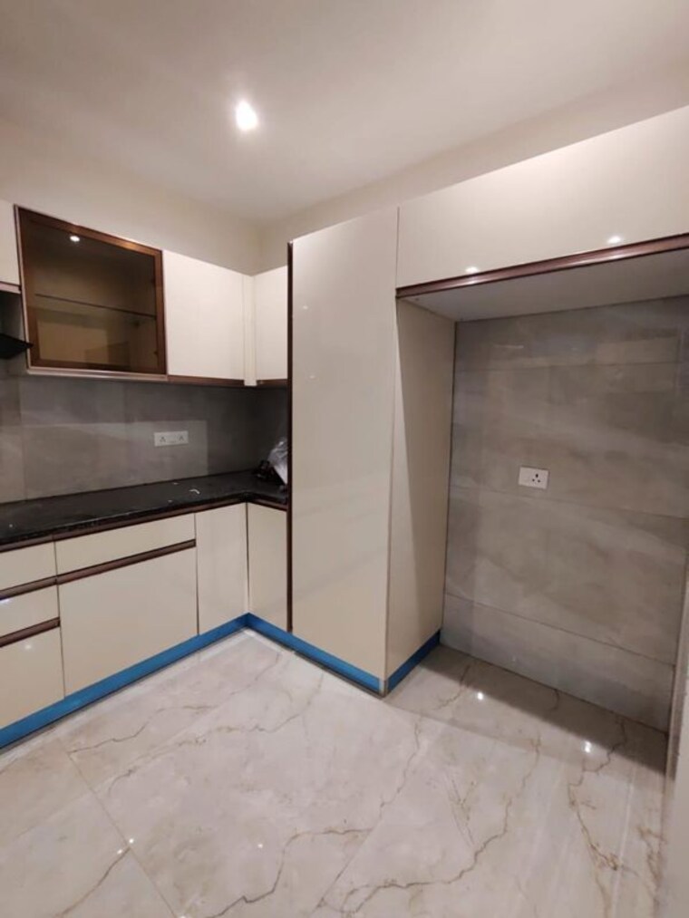 Room, sector 22 3 Bedroom 350 Sq.Yd. Builder Floor In Sector 22 Gurgaon 10548953