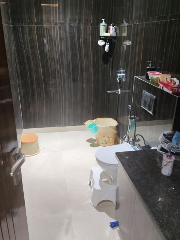 Team Area, chattarpur 4 Bedroom 200 Sq.Yd. Builder Floor In Chattarpur Delhi 10500258