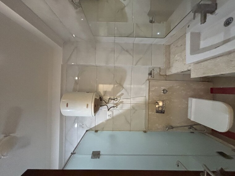 Bathroom, greater kailash i 3 Bedroom 208 Sq.Yd. Builder Floor In Greater Kailash I Delhi 10549028