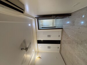 Room in 3 BHK Builder Floor at Greater Kailash I – for Rent