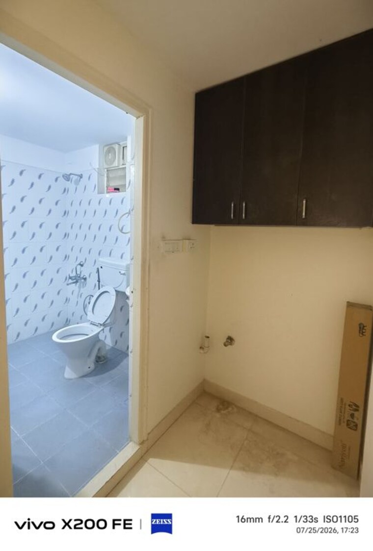 Bathroom, pearl-coronet 3 Bedroom 2200 Sq.Ft. Penthouse In Cv Raman Nagar Bangalore 10549037