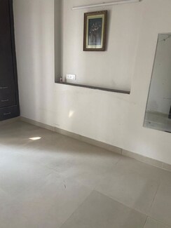 2.5 BHK + Study Room Apartment For Rent in Mahagun Moderne