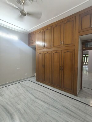 Room in 3.5 BHK Independent House at Gomti Nagar – for Rent