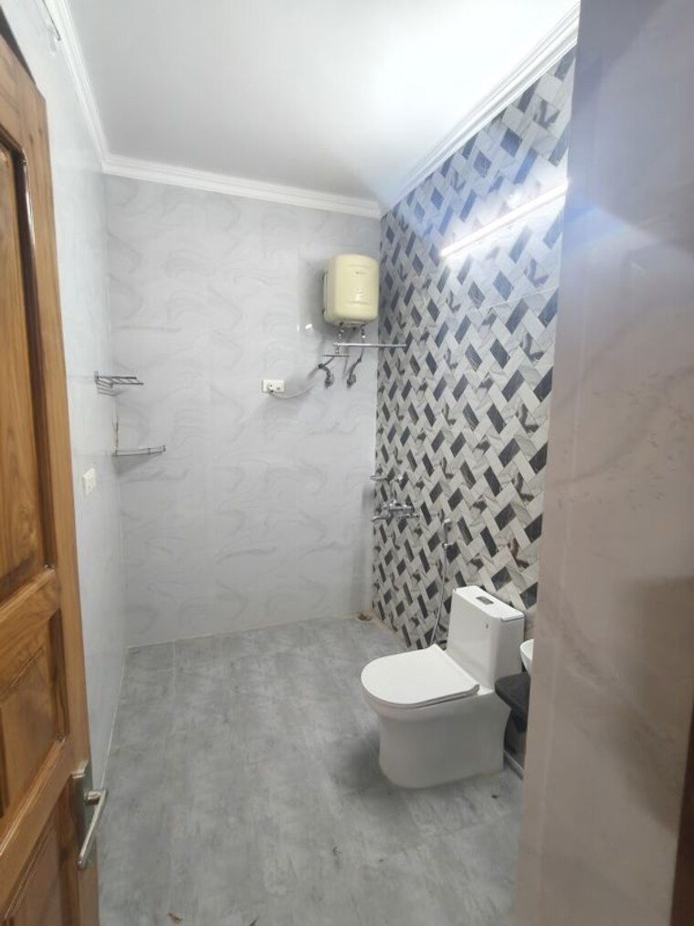 Bathroom, gomti nagar 3.5 Bedroom 3255 Sq.Ft. Independent House In Gomti Nagar Lucknow 10549057