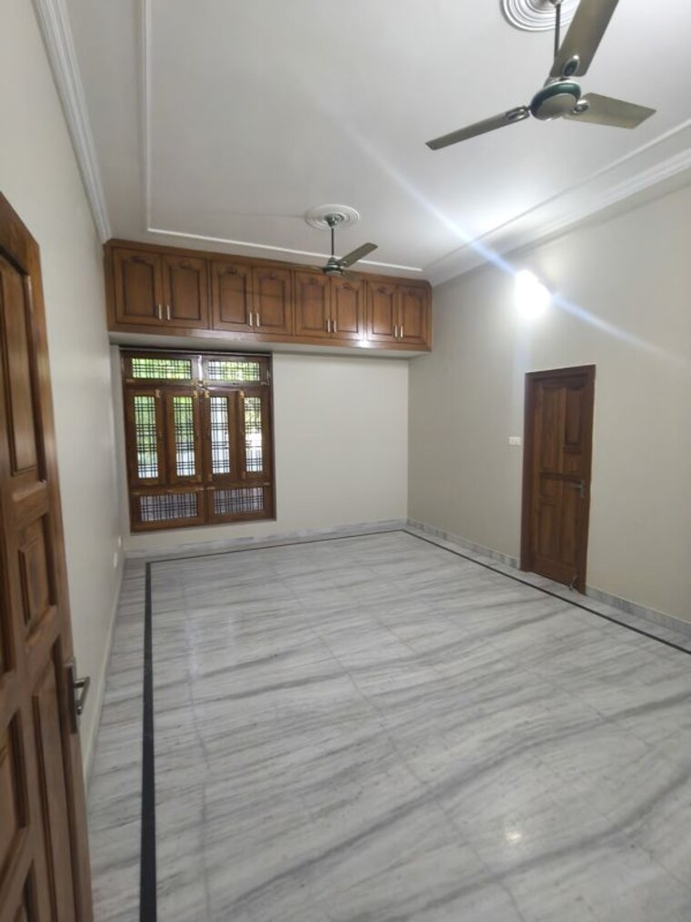 Room, gomti nagar 3.5 Bedroom 3255 Sq.Ft. Independent House In Gomti Nagar Lucknow 10549057