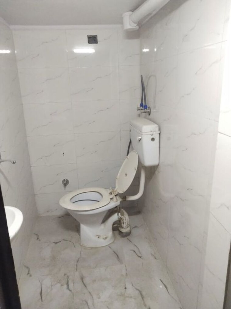 Bathroom, rwa-apartments-sector-20 2 Bedroom 650 Sq.Ft. Builder Floor In Sector 20 Noida 10549065