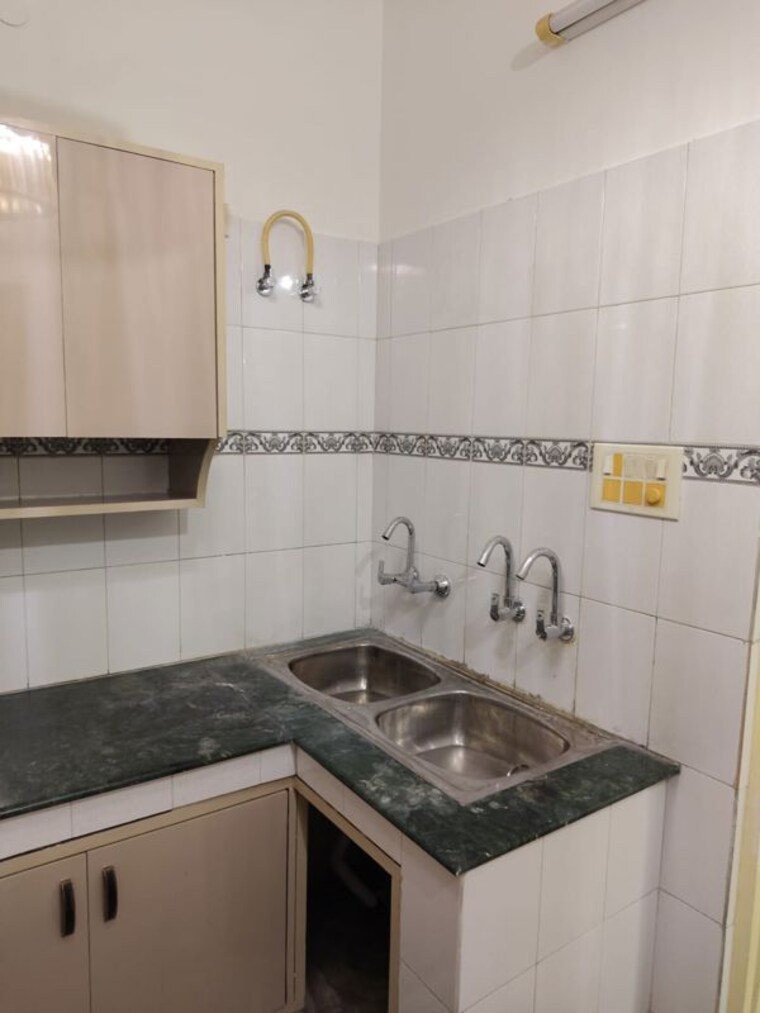 Kitchen, rwa-apartments-sector-39 2 Bedroom 300 Sq.Mt. Builder Floor In Sector 39 Noida 10549076