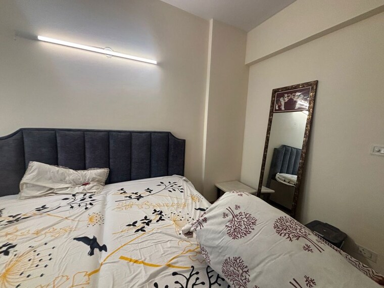 Bedroom, jmd-gardens 3.5 Bedroom 1875 Sq.Ft. Apartment In Sector 33 Gurgaon 10549084
