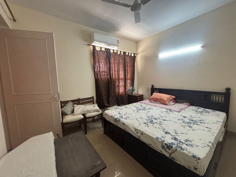 Bedroom, jmd-gardens 3.5 Bedroom 1875 Sq.Ft. Apartment In Sector 33 Gurgaon 10549084