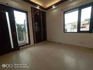 Room in 3 BHK Builder Floor at Greater Kailash I – for Rent