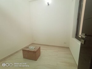 Room in 3 BHK Builder Floor at Greater Kailash I – for Rent