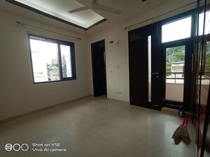 Room in 3 BHK Builder Floor at Greater Kailash I – for Rent