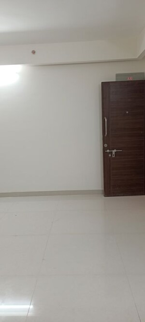 Room in 2 BHK Apartment at Prathmesh Tower Worli, Worli – for Rent