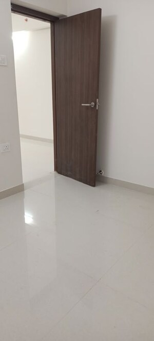 Room in 2 BHK Apartment at Prathmesh Tower Worli, Worli – for Rent