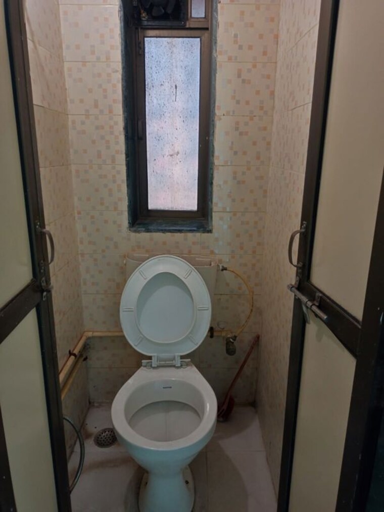 Bathroom, mahalaxmi-chs-worli 1 Bedroom 435 Sq.Ft. Apartment In Worli Mumbai 10549105