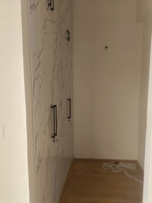 Room in 4 BHK Apartment at Sector 76 – for Rent
