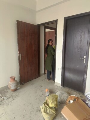 Living Room in 4 BHK Apartment at Sector 76 – for Rent