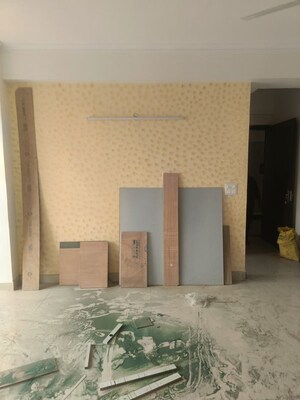 Bedroom in 4 BHK Apartment at Sector 76 – for Rent