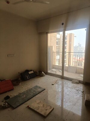 Room in 4 BHK Apartment at Sector 76 – for Rent