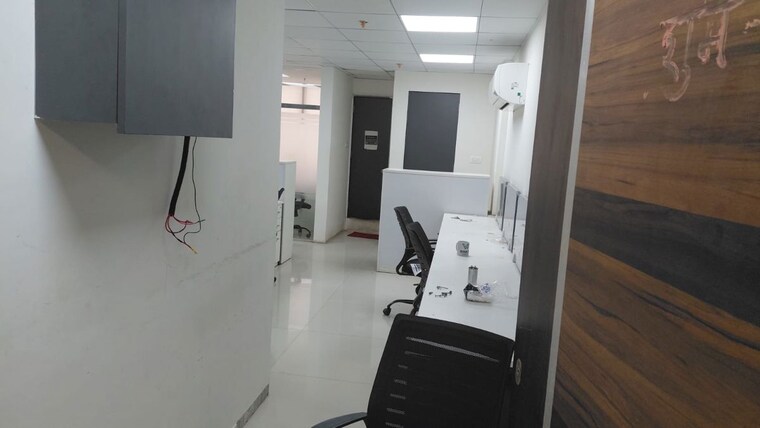 Team Area, dev-corpora Commercial Office Space 2030 Sq.Ft. In Ganeshwadi Thane 10549122