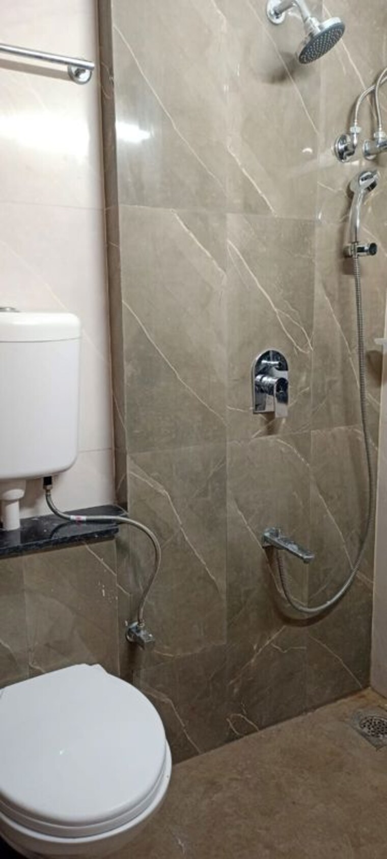 Bathroom, worli Pg For Boys & Girls In Worli 10549117