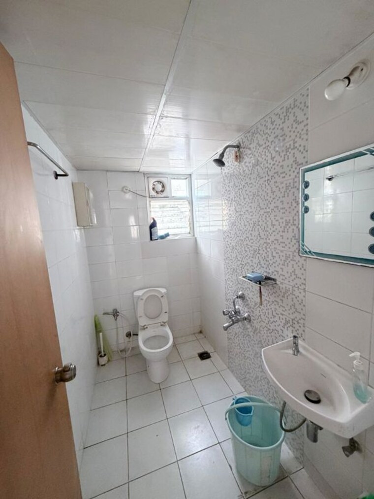 Bathroom, mantri-group-celestia 3 Bedroom 1200 Sq.Ft. Apartment In Gachibowli Hyderabad 10549152