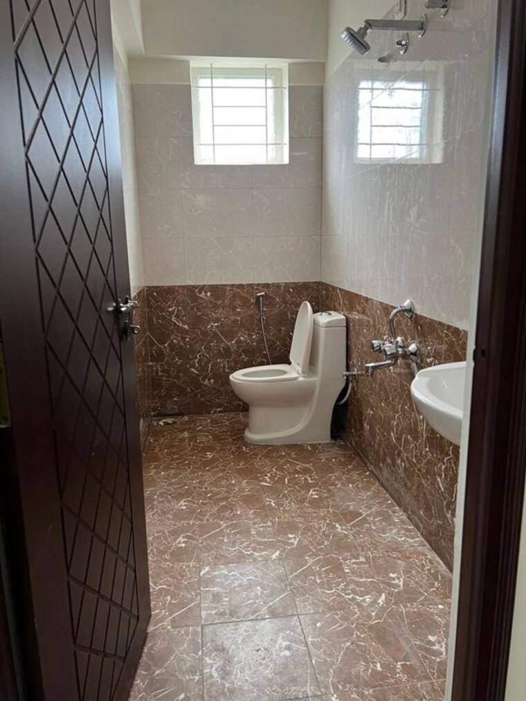 Bathroom, brookefield 1 Bedroom 650 Sq.Ft. Builder Floor In Brookefield Bangalore 10549166
