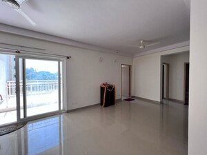 Room in 3 BHK Apartment at Century Breeze, Jakkuru – for Rent