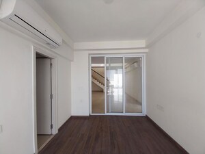 5 BHK Builder Floor For Rent in Sector 22
