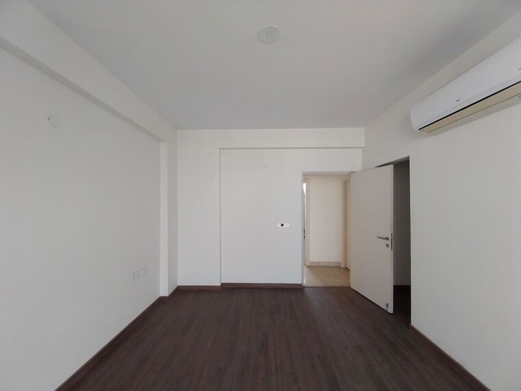 Room, sector 22 5 Bedroom 3500 Sq.Ft. Builder Floor In Sector 22 Gurgaon 10549191