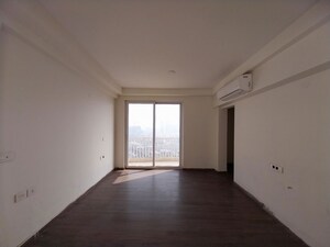Room in 5 BHK Builder Floor at Sector 22 – for Rent