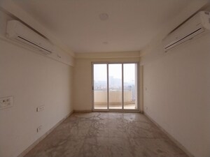 Room in 5 BHK Builder Floor at Sector 22 – for Rent