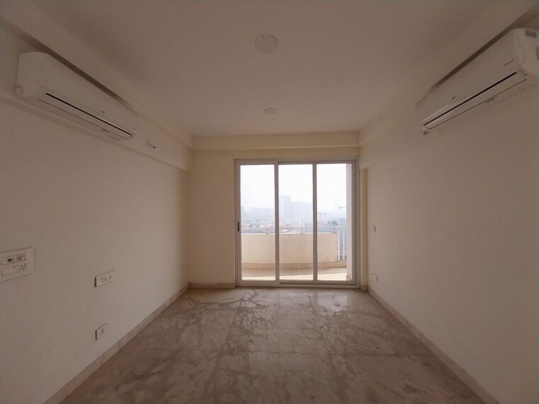 Room, sector 22 5 Bedroom 3500 Sq.Ft. Builder Floor In Sector 22 Gurgaon 10549191
