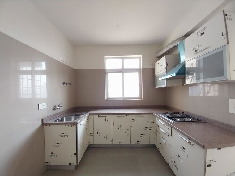 Kitchen, sector 22 5 Bedroom 3500 Sq.Ft. Builder Floor In Sector 22 Gurgaon 10549191