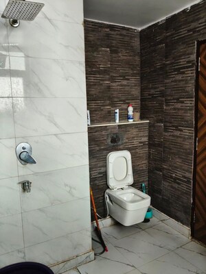 Bathroom in 2 BHK Builder Floor at Sector 21 – for Rent