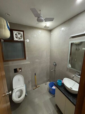 Bathroom in 3 BHK Builder Floor at Smart World Orchard, Sector 61 – for Sale