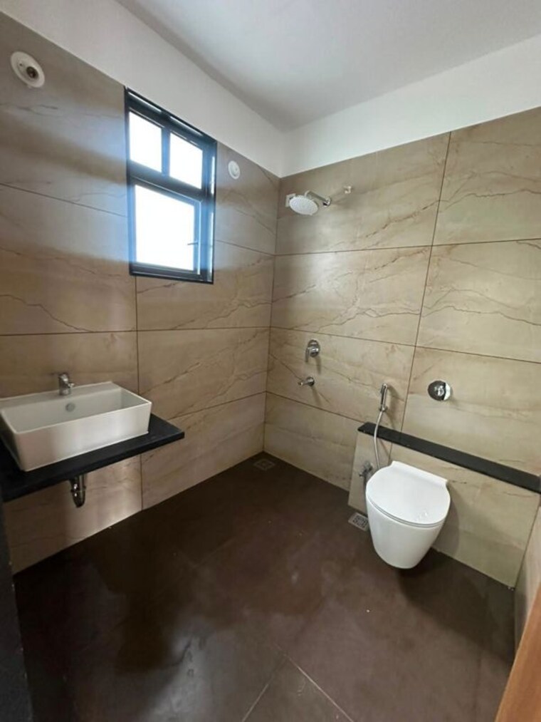 Bathroom, majestique-signature-tower-phase-2 3 Bedroom 1768 Sq.Ft. Apartment In Balewadi Pune 10549220