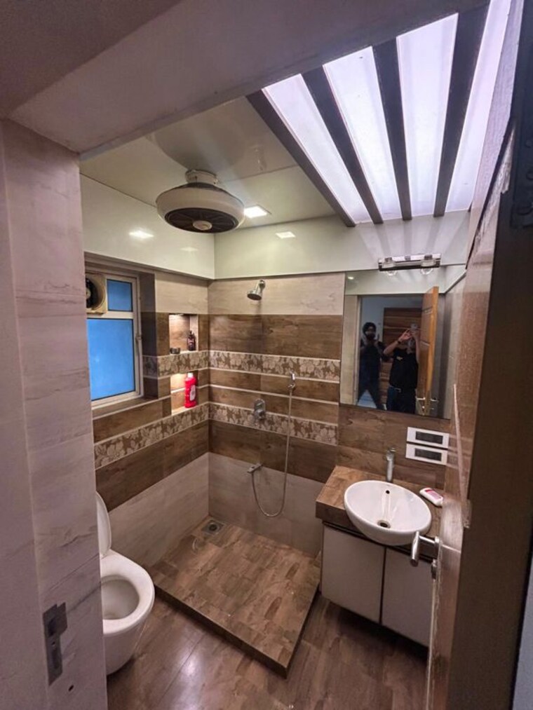 Attached Bathroom, s-raheja-hari-bhavan 3 Bedroom 1000 Sq.Ft. Apartment In Khar West Mumbai 10549204