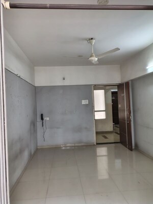 Room in 1 BHK Apartment at Icon Windsor Apartments, Wakad – for Sale