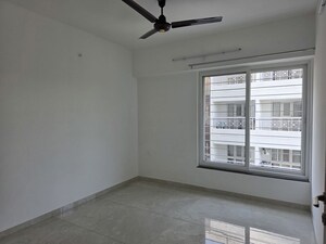 Room in 3 BHK Apartment at Prathamesh Sanskruti, Navi Peth – for Rent