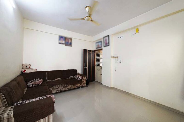 Living Room, nava naroda 2 Bedroom 105 Sq.Yd. Apartment In Nava Naroda Ahmedabad 10549311