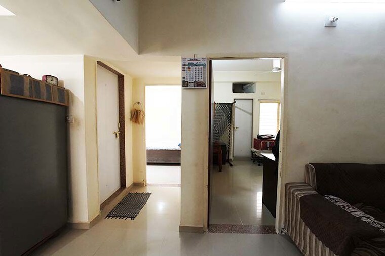 Living Room, nava naroda 2 Bedroom 105 Sq.Yd. Apartment In Nava Naroda Ahmedabad 10549311