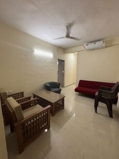 2 BHK Apartment For Rent in Pyramid Midtown