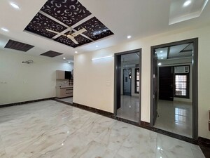Room in 3 BHK Builder Floor at Sector 46 – for Rent