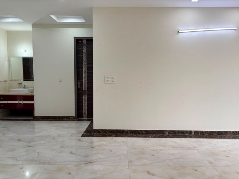Room, sector 46 3 Bedroom 263 Sq.Yd. Builder Floor In Sector 46 Gurgaon 10549352