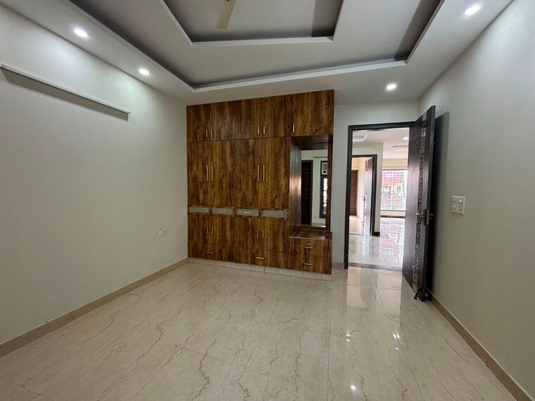 Room, sector 46 3 Bedroom 263 Sq.Yd. Builder Floor In Sector 46 Gurgaon 10549352