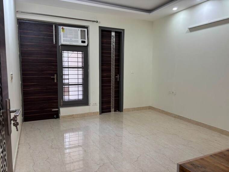 Room, sector 46 3 Bedroom 263 Sq.Yd. Builder Floor In Sector 46 Gurgaon 10549352